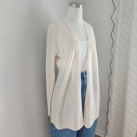 Saks Fifth Avenue 100% Cashmere Cream Cardigan Size: Medium - Picture 5 of 15